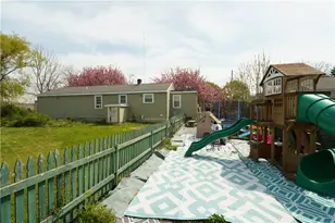 54 Homer St, Newport, RI 02840 - Photo 4