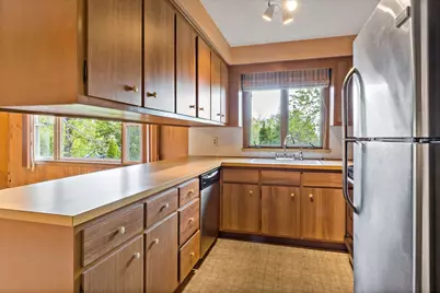 85 Sunset Avenue, Providence, RI 02909 - Photo 6