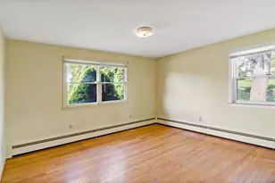 85 Sunset Ave, Providence, RI 02909 - Photo 16