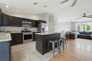 64 Weeks St, Cumberland, RI 02864 - Photo 2