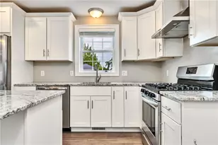 239 Mauran Ave, East Providence, RI 02914 - Photo 8