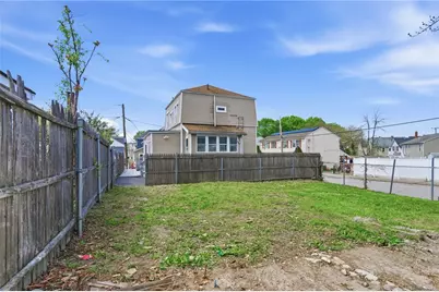 135 Boutwell Street, Pawtucket, RI 02860 - Photo 32