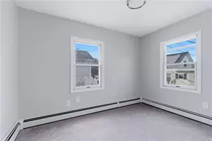 135 Boutwell St, Pawtucket, RI 02860 - Photo 12