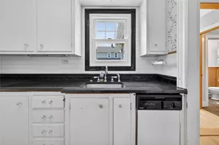 7 Allard St, Warwick, RI 02889 - Photo 16