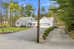 19 Fanning Ln, Smithfield, RI 02828 - Photo 2
