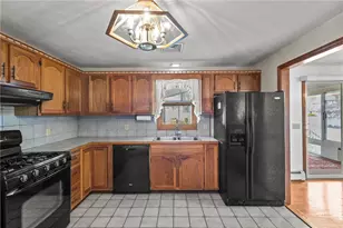 190 Curran Rd, Cumberland, RI 02864 - Photo 4
