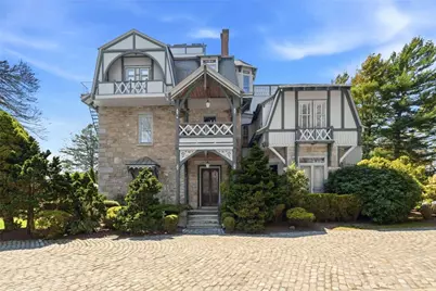 6 Howe Avenue #8, Newport, RI 02840 - Photo 1