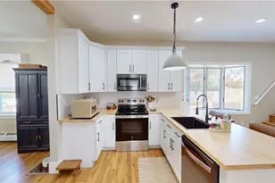 85 Fiat Ave, Cranston, RI 02910 - Photo 12