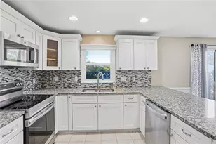 187 Maplewood Dr, East Greenwich, RI 02818 - Photo 4
