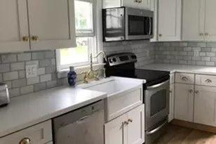 140 Renfrew Ave, Middletown, RI 02842 - Photo 4