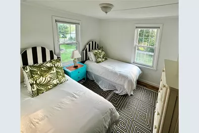 140 Renfrew Avenue, Middletown, RI 02842 - Photo 8