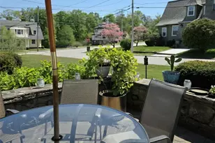 35 Fairview Ave, West Warwick, RI 02893 - Photo 6