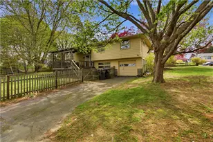 24 Harbor View Rd, Portsmouth, RI 02871 - Photo 46