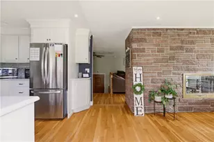 24 Harbor View Rd, Portsmouth, RI 02871 - Photo 4