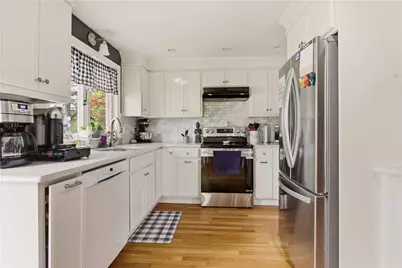 24 Harbor View Road, Portsmouth, RI 02871 - Photo 6
