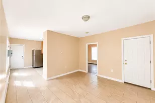 6 Bloomingdale Ave, Pawtucket, RI 02860 - Photo 4