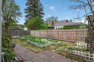 36 Mt Hope Ave, Providence, RI 02906 - Photo 24