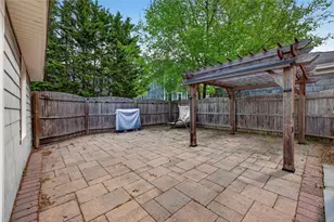 36 Mt Hope Ave, Providence, RI 02906 - Photo 22