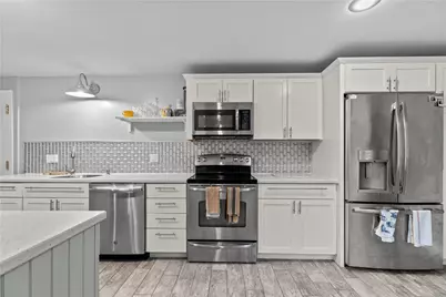 66 Girard Avenue #114, Newport, RI 02840 - Photo 4