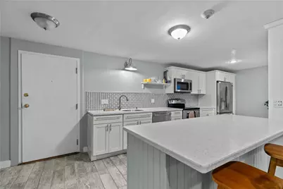 66 Girard Avenue #114, Newport, RI 02840 - Photo 2