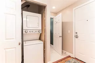 35 Kenyon St, Providence, RI 02903 - Photo 16