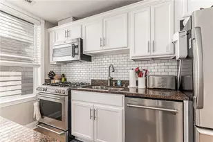 35 Kenyon St, Providence, RI 02903 - Photo 8