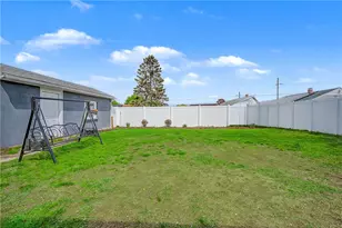 116 Volturno St, North Providence, RI 02904 - Photo 20