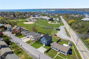 11 Gunning Ct, Middletown, RI 02842 - Photo 8