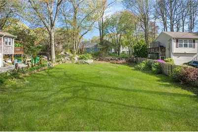 7 Winterberry Road, Narragansett, RI 02882 - Photo 2
