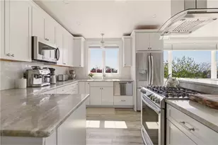 419 Broadway, Newport, RI 02840 - Photo 12