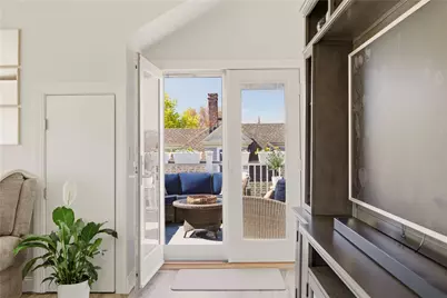 419 Broadway #5, Newport, RI 02840 - Photo 18