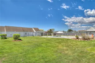 204 Bellevue Ct, Narragansett, RI 02882 - Photo 32