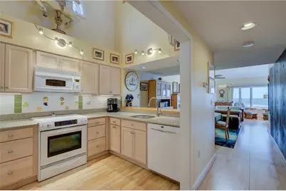 204 Bellevue Court #204, Narragansett, RI 02882 - Photo 16