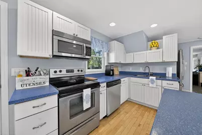 11 Johnson Avenue, North Kingstown, RI 02852 - Photo 14