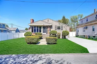 8 Ashby St, Johnston, RI 02919 - Photo 4
