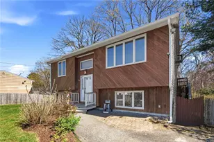80 Oakside St, Warwick, RI 02889 - Photo 2