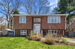 80 Oakside St, Warwick, RI 02889 - Photo 4