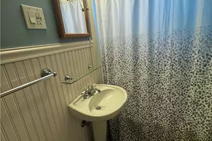 153 Chandler Ave, Pawtucket, RI 02860 - Photo 16