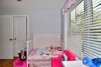81 Lonsdale Street, West Warwick, RI 02893 - Photo 10