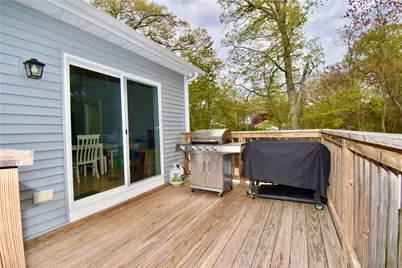 81 Lonsdale Street, West Warwick, RI 02893 - Photo 36