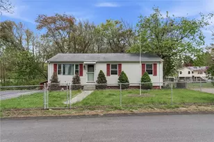 27 Douglas Cir, Smithfield, RI 02828 - Photo 1