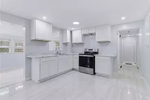 27 Douglas Cir, Smithfield, RI 02828 - Photo 2