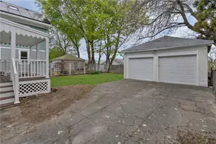 104 Woodbine St, Providence, RI 02906 - Photo 24