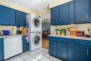 24 Camp St, Providence, RI 02906 - Photo 12