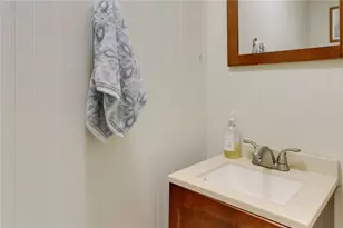 173 Congdon St, Providence, RI 02906 - Photo 16