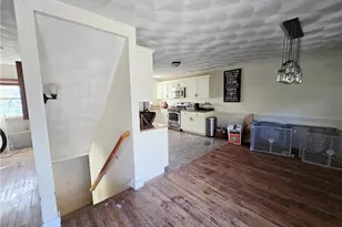 140 Lake View Rd, Cranston, RI 02920 - Photo 4