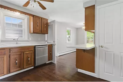 21 Citizen Street, Cumberland, RI 02864 - Photo 8