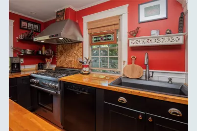 7 Boulevard East Boulevard, Middletown, RI 02842 - Photo 10