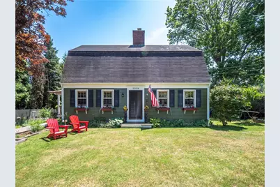 7 Boulevard East Boulevard, Middletown, RI 02842 - Photo 2