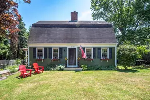 7 Blvd East Blvd, Middletown, RI 02842 - Photo 2